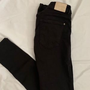 Gorgeous ZARA black skinny denim size 10